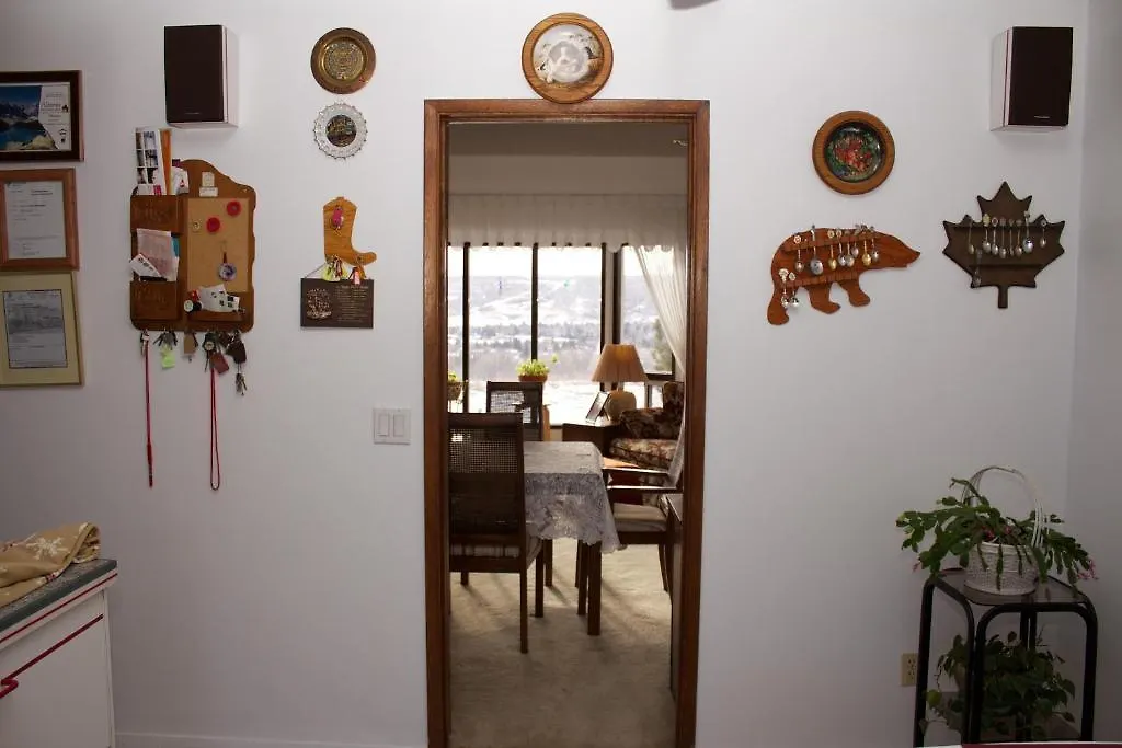 Cozy Nest Bed & Breakfast Calgary 2*,  Canada