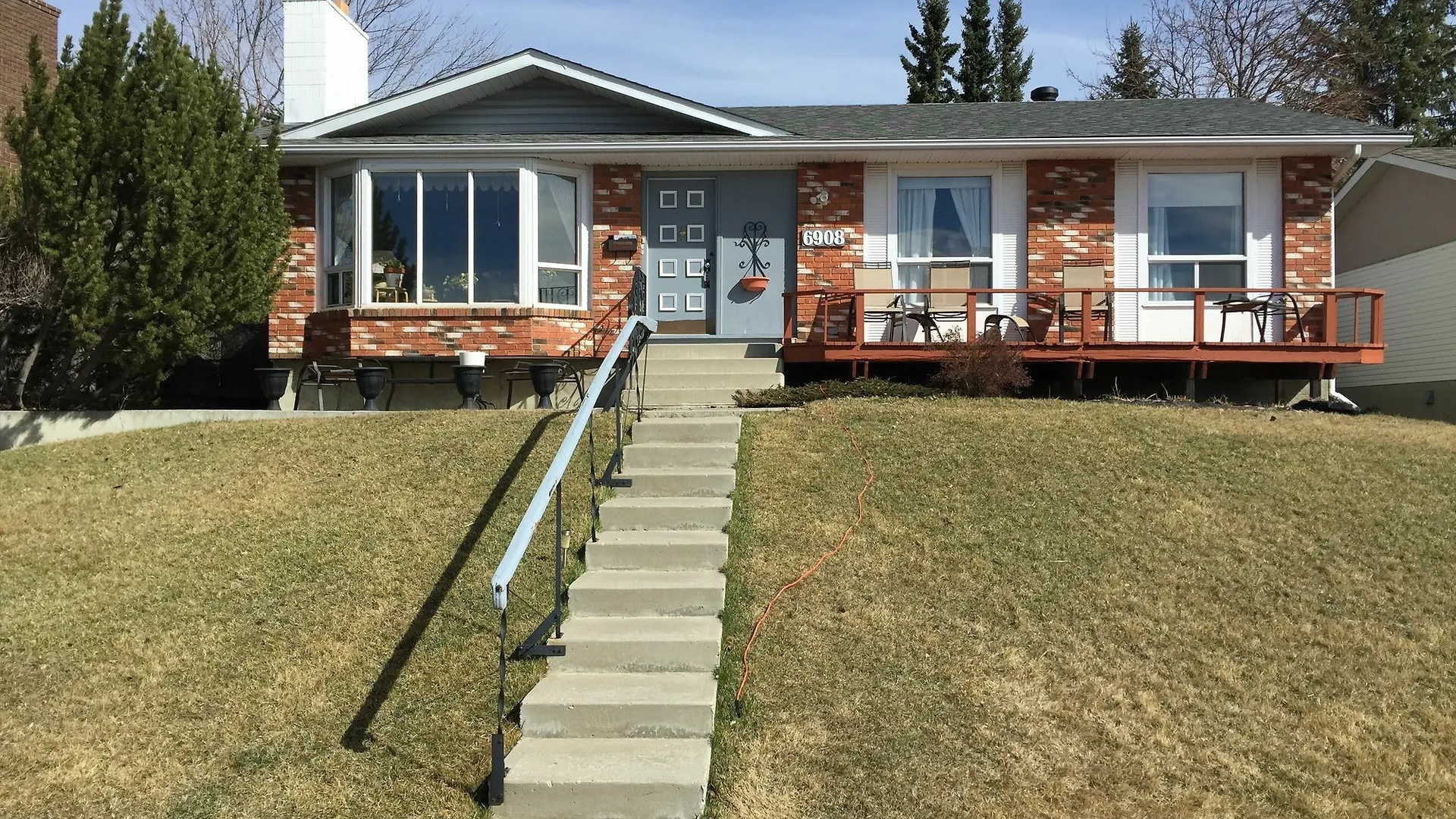 Cozy Nest Bed & Breakfast Calgary