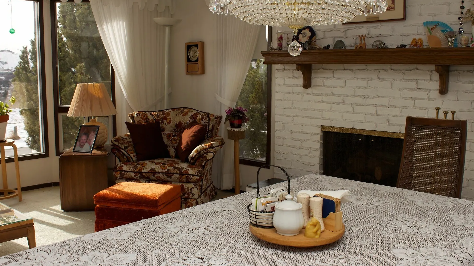 Cozy Nest Bed & Breakfast Calgary